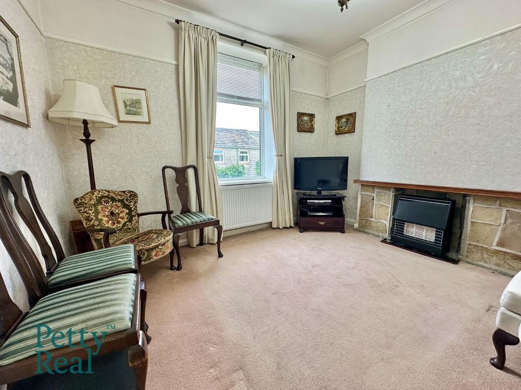 Property photo 2 of 15 4A951F2C-D941-4F91-Adde-0A350DC8Db64.Jpeg