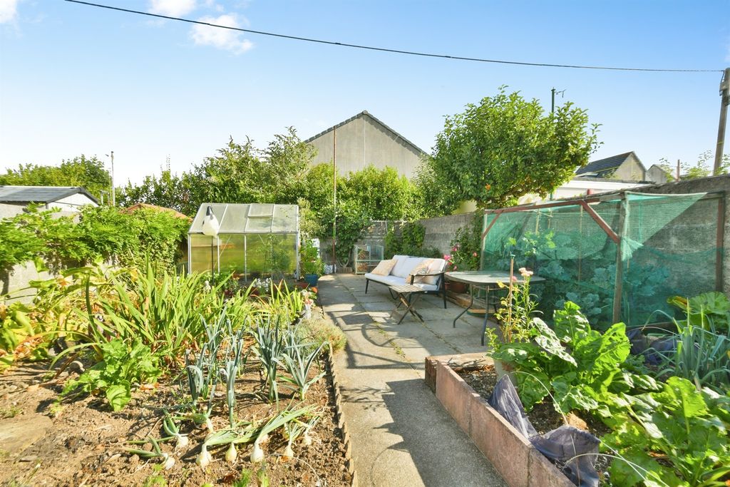 Property photo 2 of 22