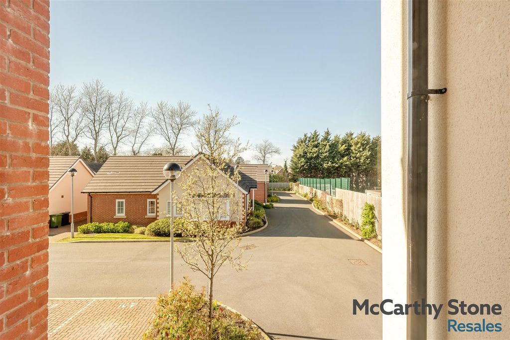 Property photo 3 of 25 8681613-Interior21.Jpg