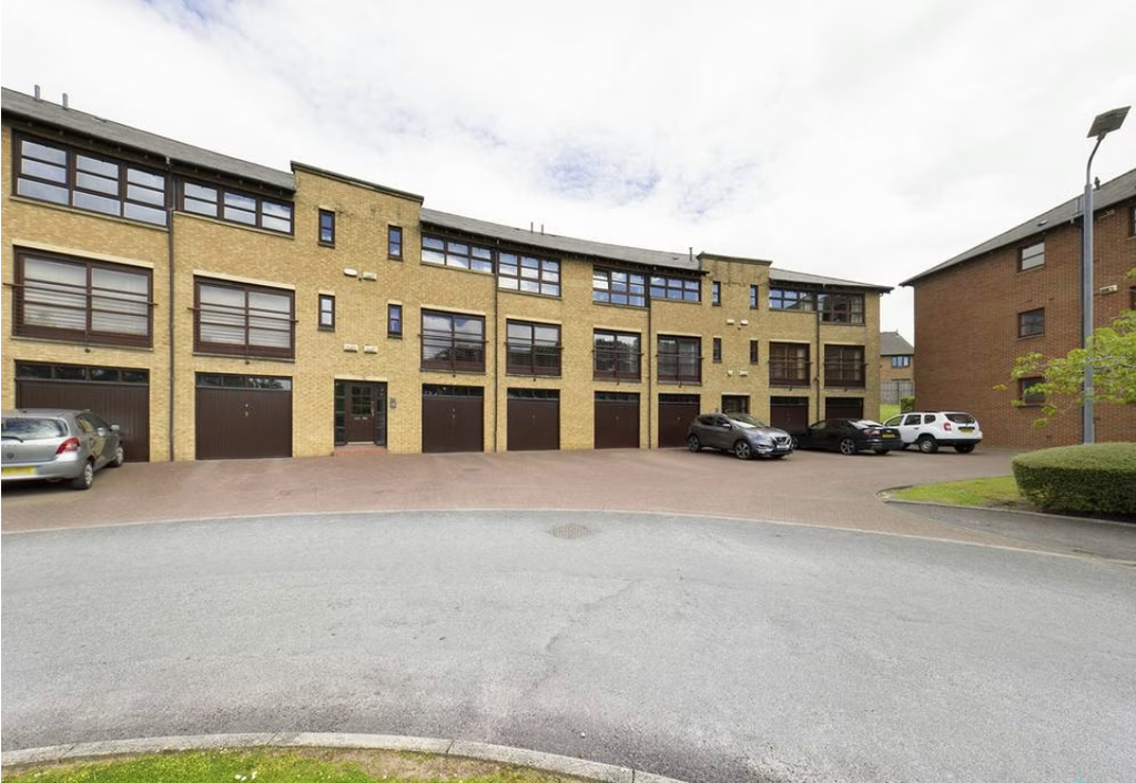 Property photo 1 of 10