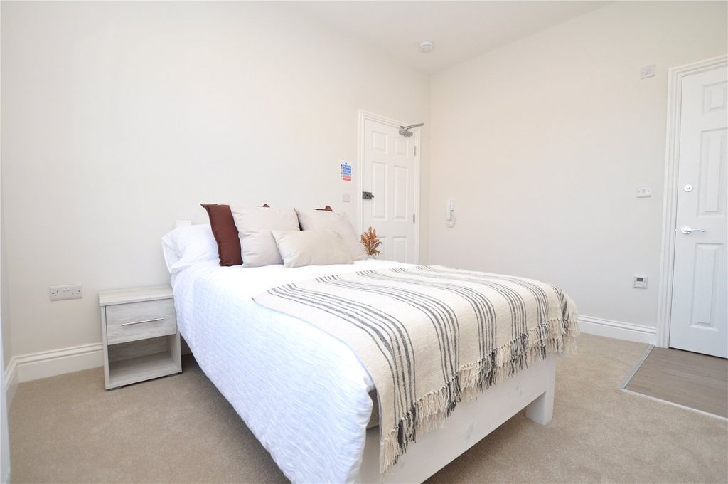 Property photo 3 of 4 Picture No. 04