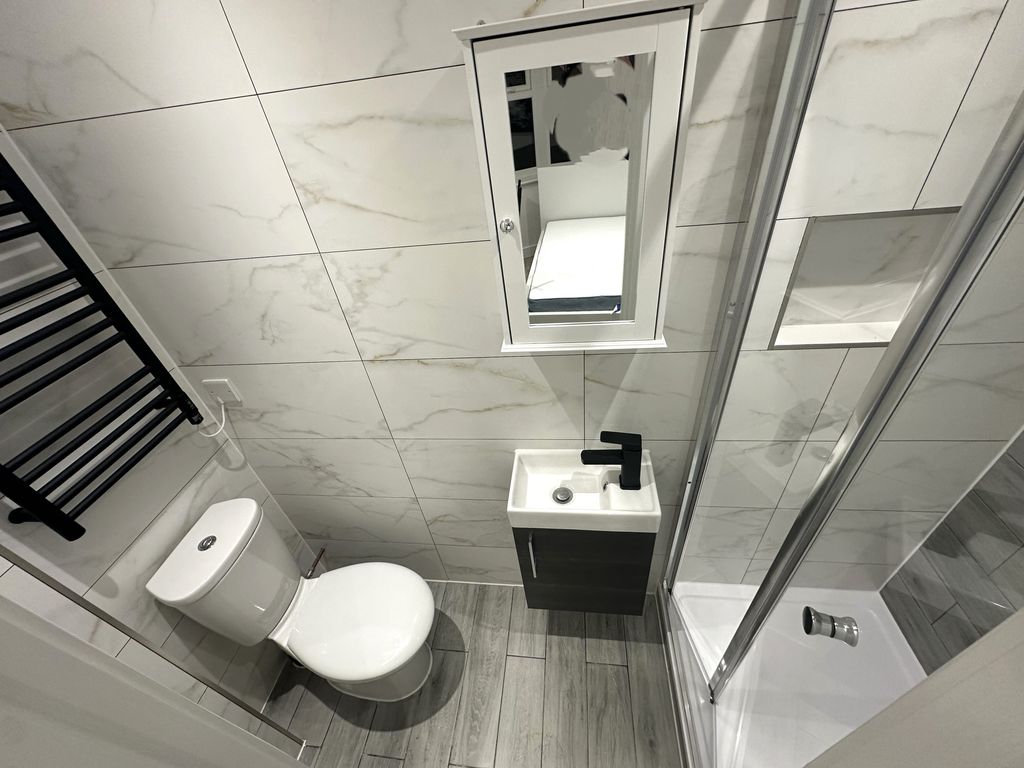 Property photo 1 of 3