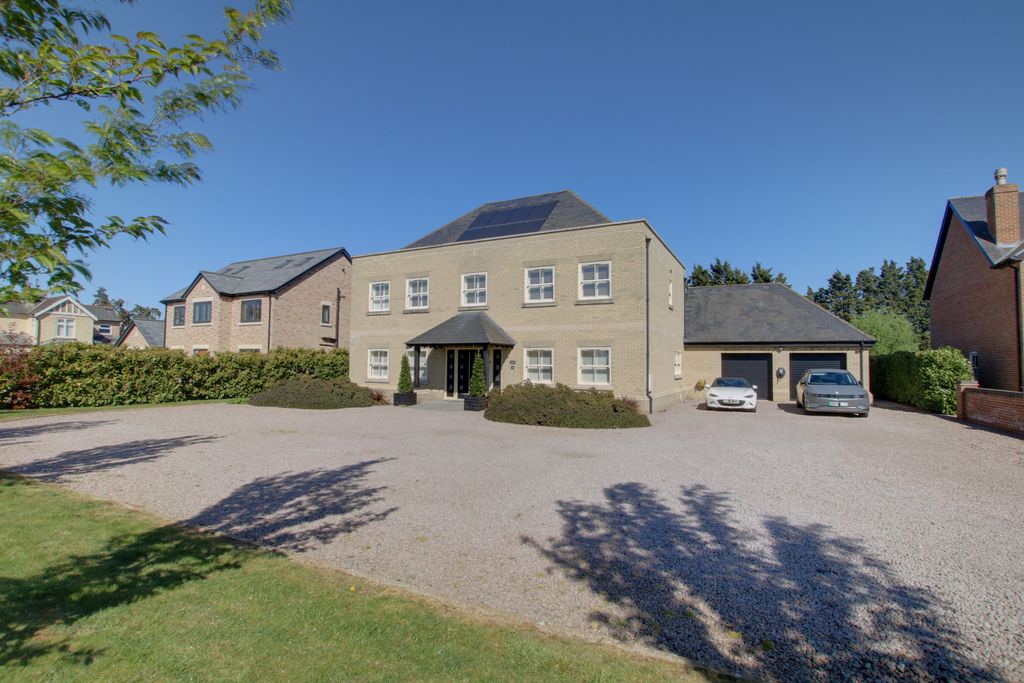 Property photo 1 of 30