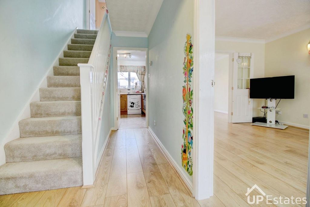 Property photo 3 of 25