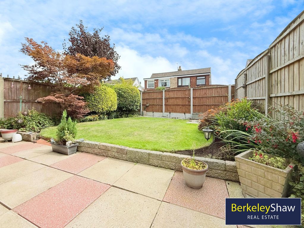 Property photo 2 of 11 Ff549E80--4243-87C4-E6E8F4Cf98A9-19307-000002E3511