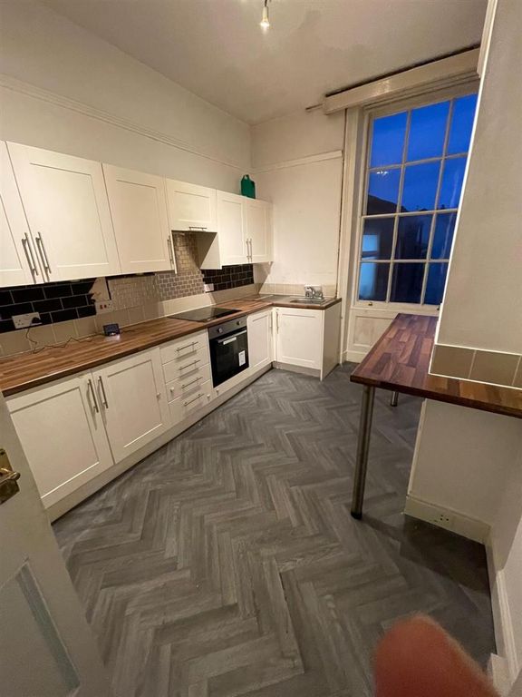 Property photo 2 of 7 Kitchen.Jpg