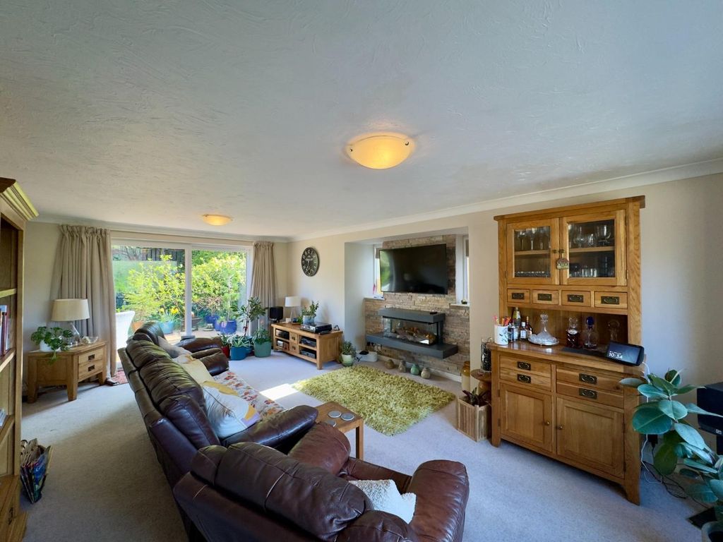 Property photo 2 of 25 Image00056.Jpeg