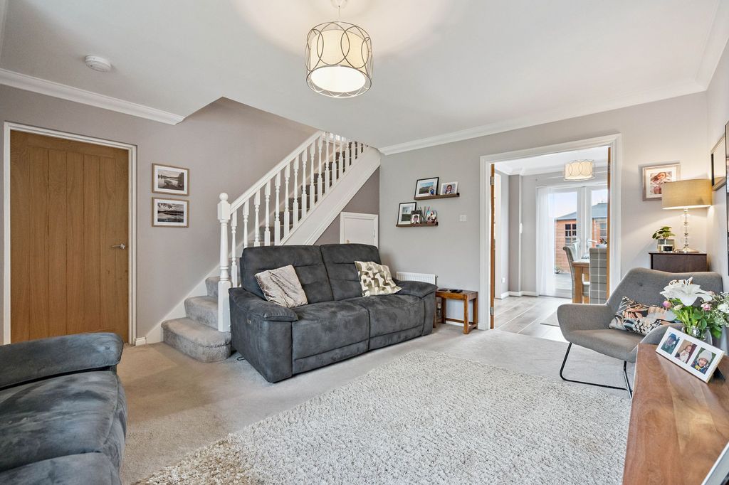 Property photo 3 of 28