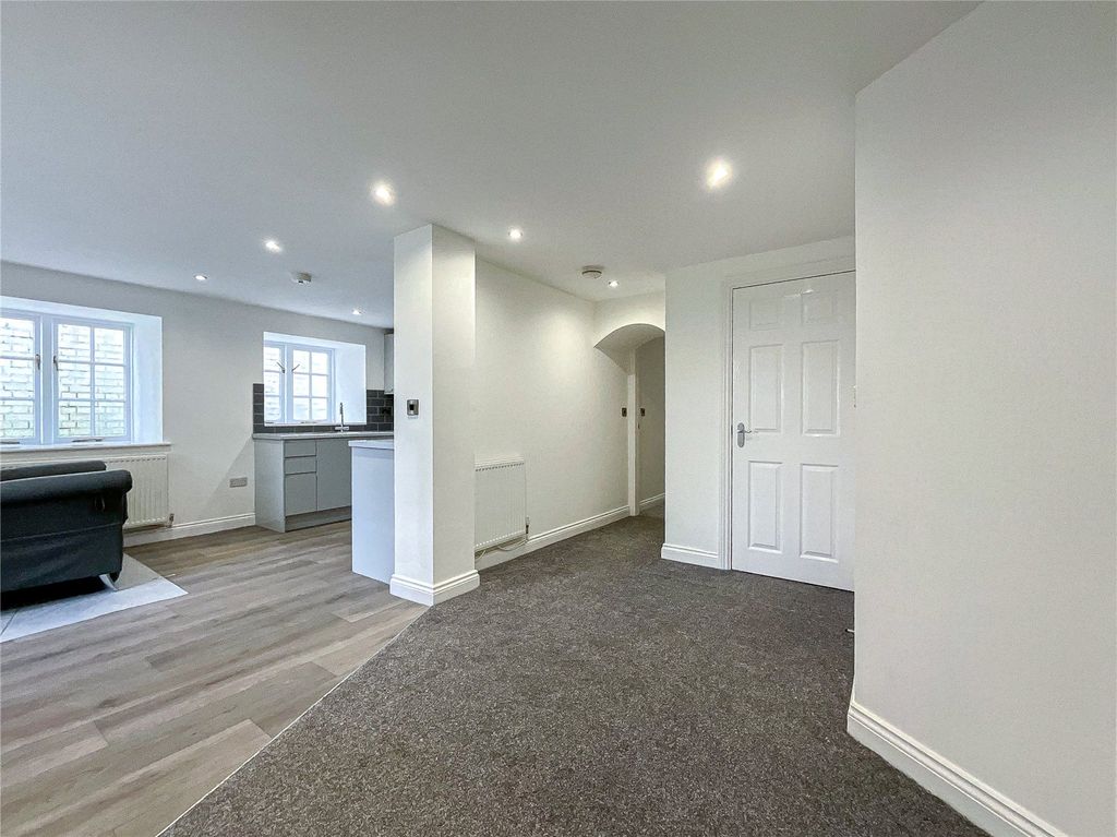 Property photo 2 of 12 Picture No. 09