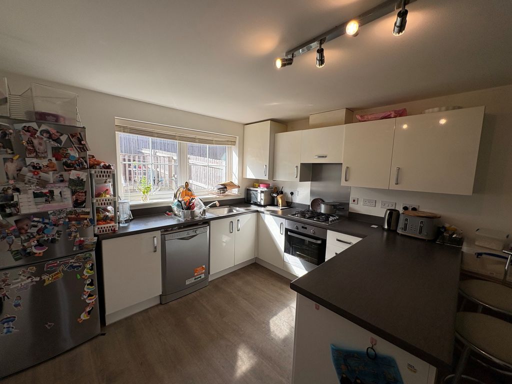 Property photo 3 of 13 Kitchen