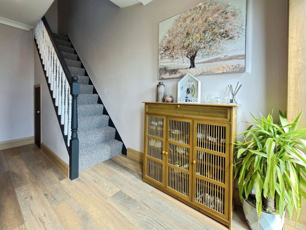 Property photo 3 of 43