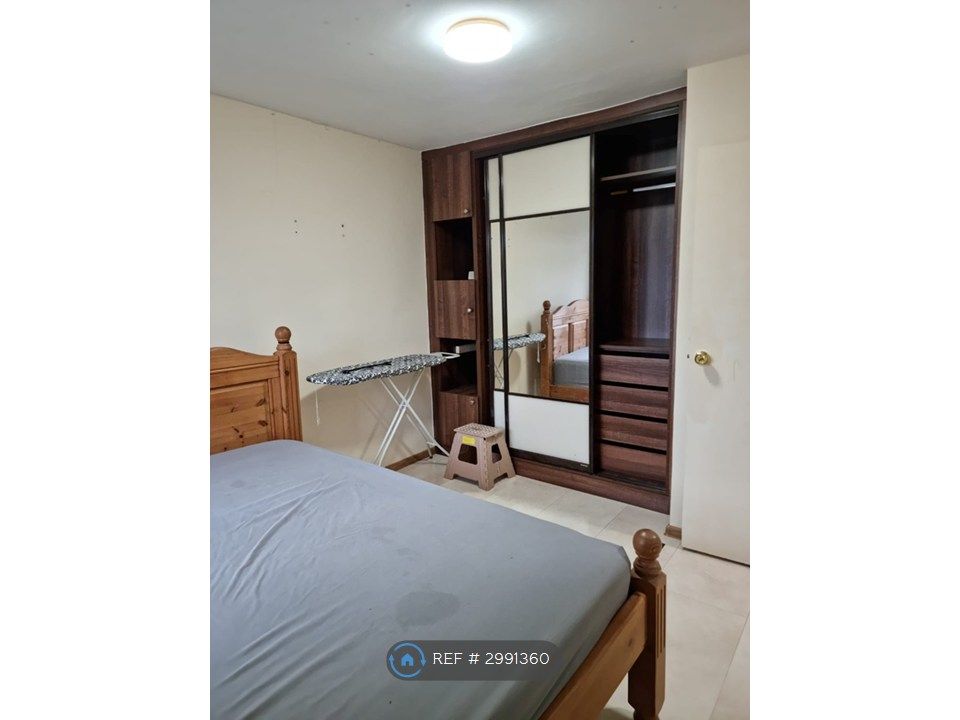 Property photo 2 of 9 Master Bed Room