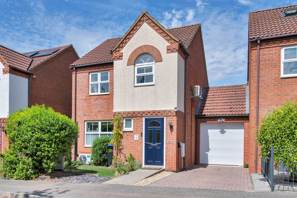 Property photo 1 of 27