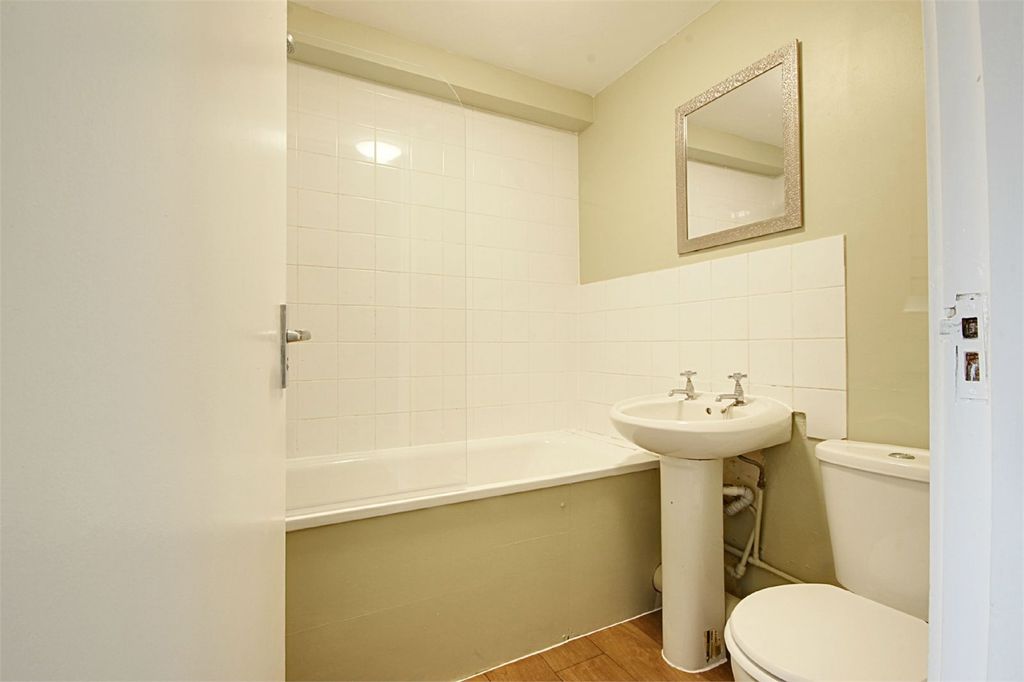 Property photo 3 of 7 Picture_3