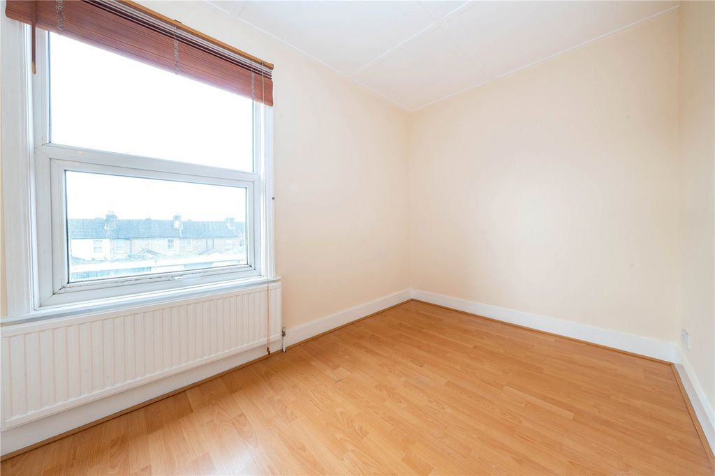 Property photo 3 of 11 Picture No. 34