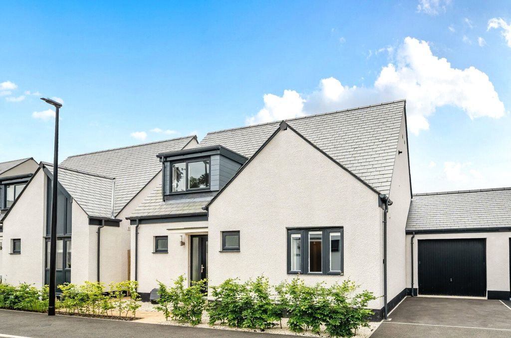 Property photo 1 of 5 Previous Holly