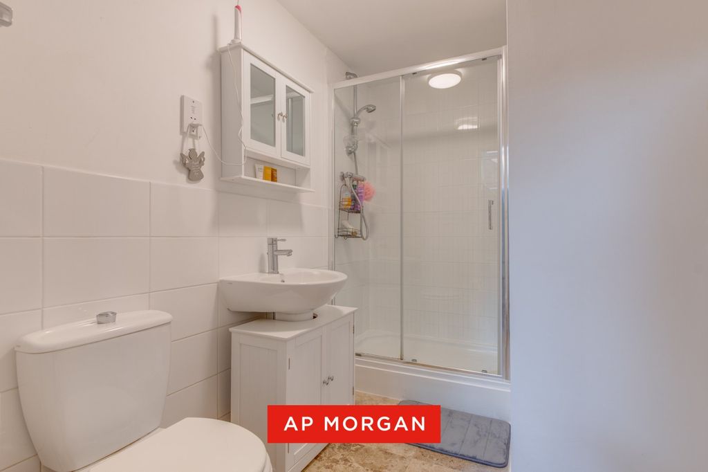 Property photo 3 of 23 Picture No. 18