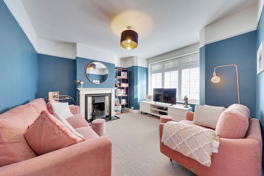 Property photo 2 of 14