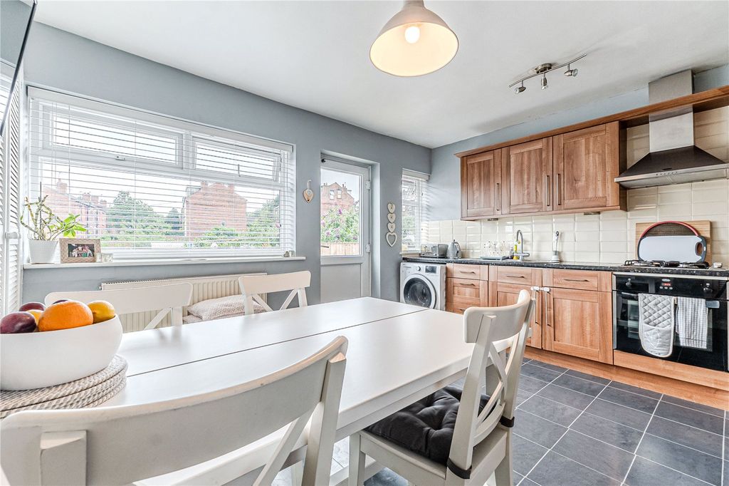 Property photo 2 of 12 Dining Kitchen