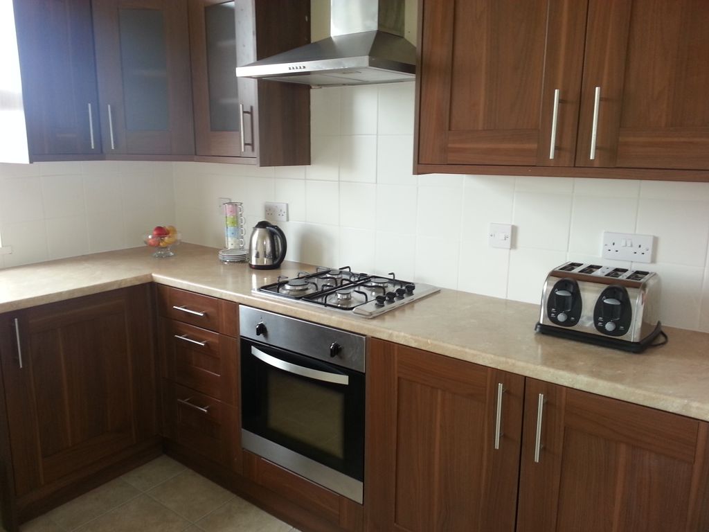 Property photo 1 of 7 Kitchen