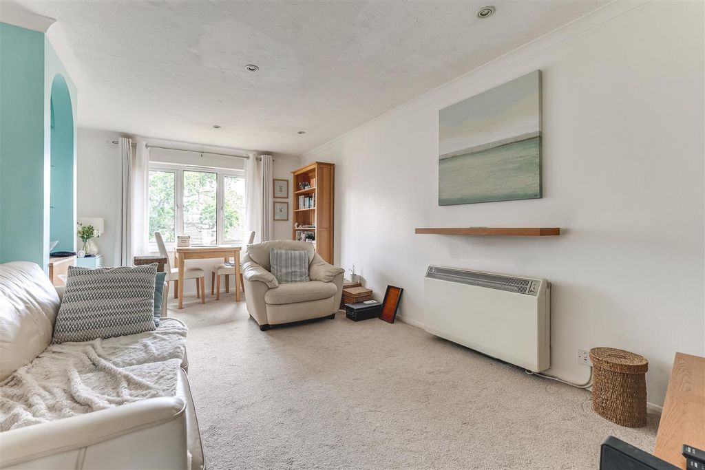 Property photo 3 of 12 Chasewood Ave-5.Jpg