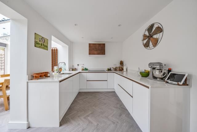 Property photo 3 of 14 Kitchen