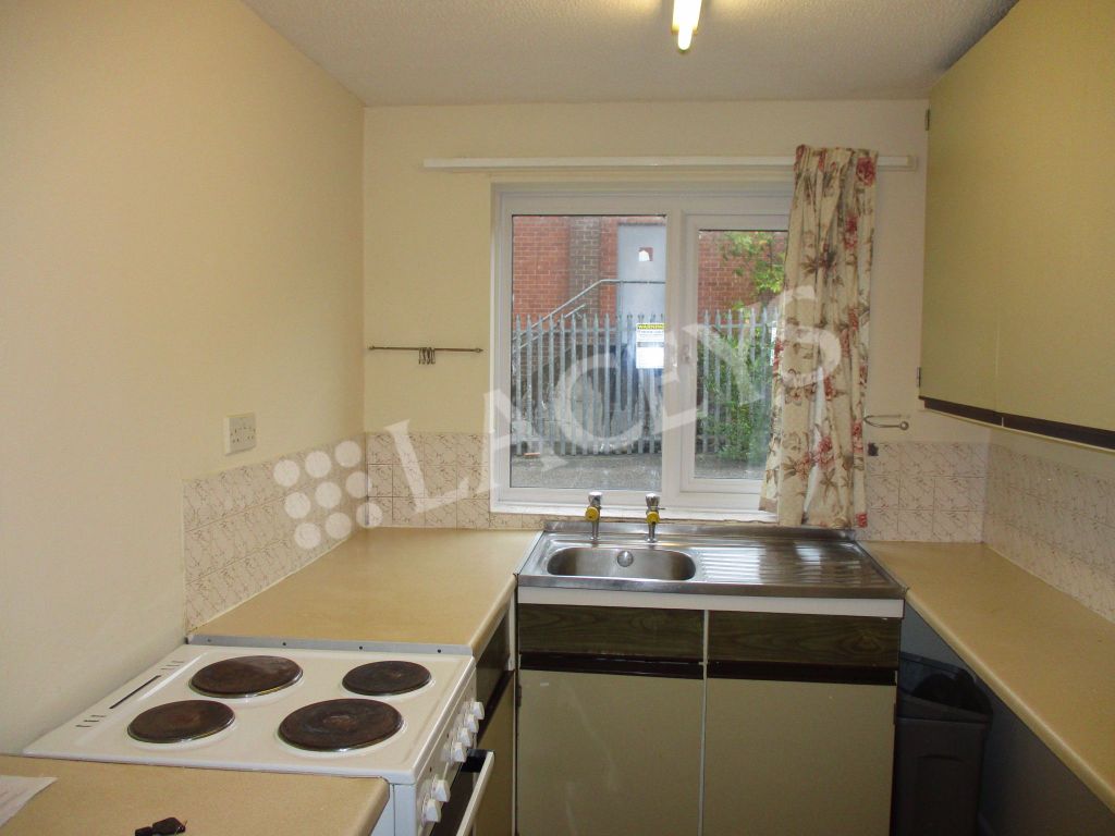 Property photo 2 of 4 Kitchen