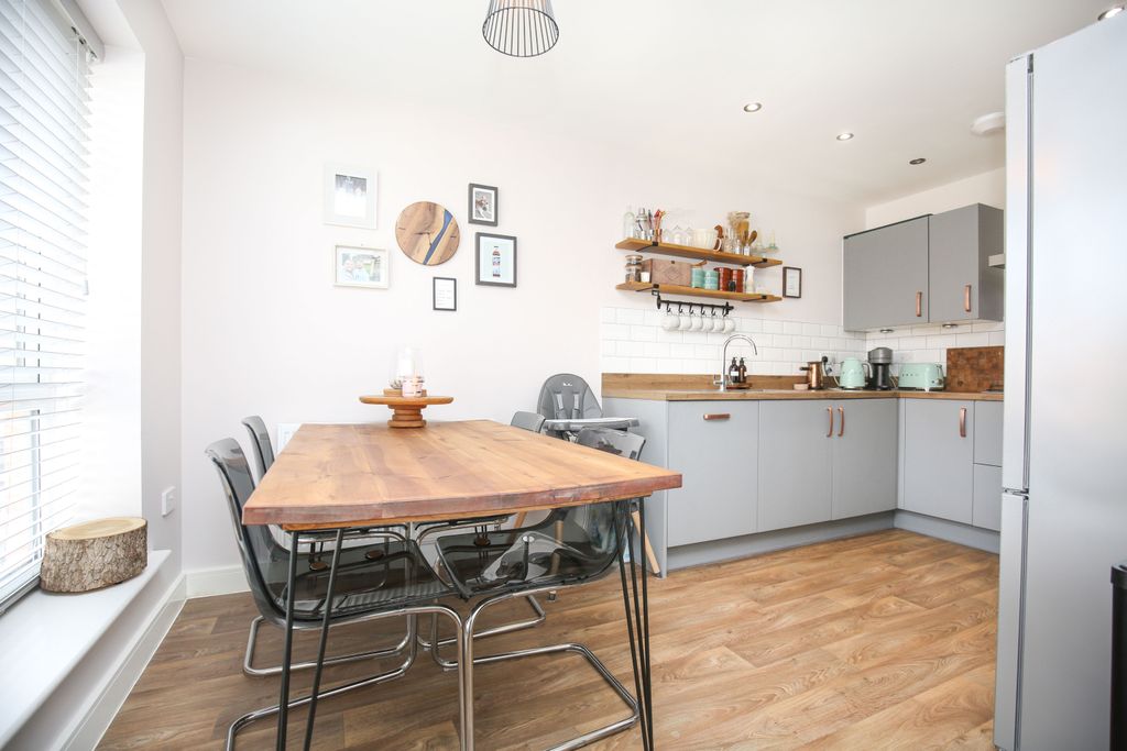 Property photo 3 of 20 Mw-6164