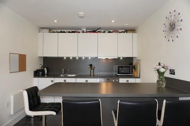 Property photo 2 of 18 Breakfast Bar