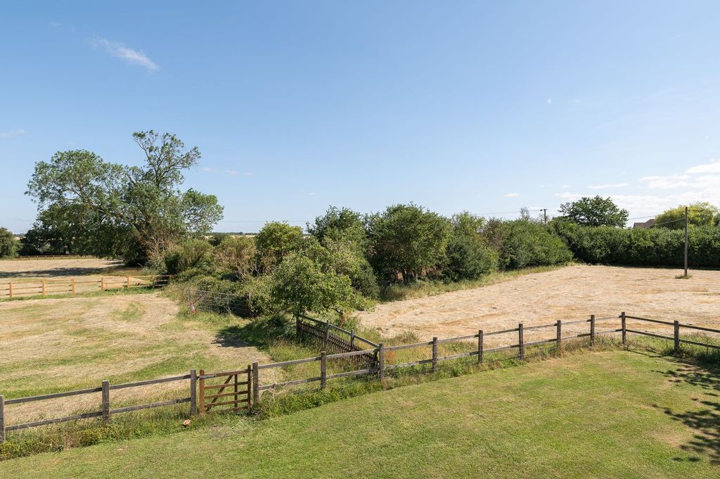 Property photo 2 of 41