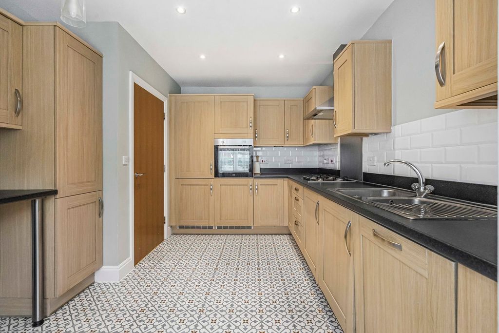 Property photo 3 of 22 Kitchen