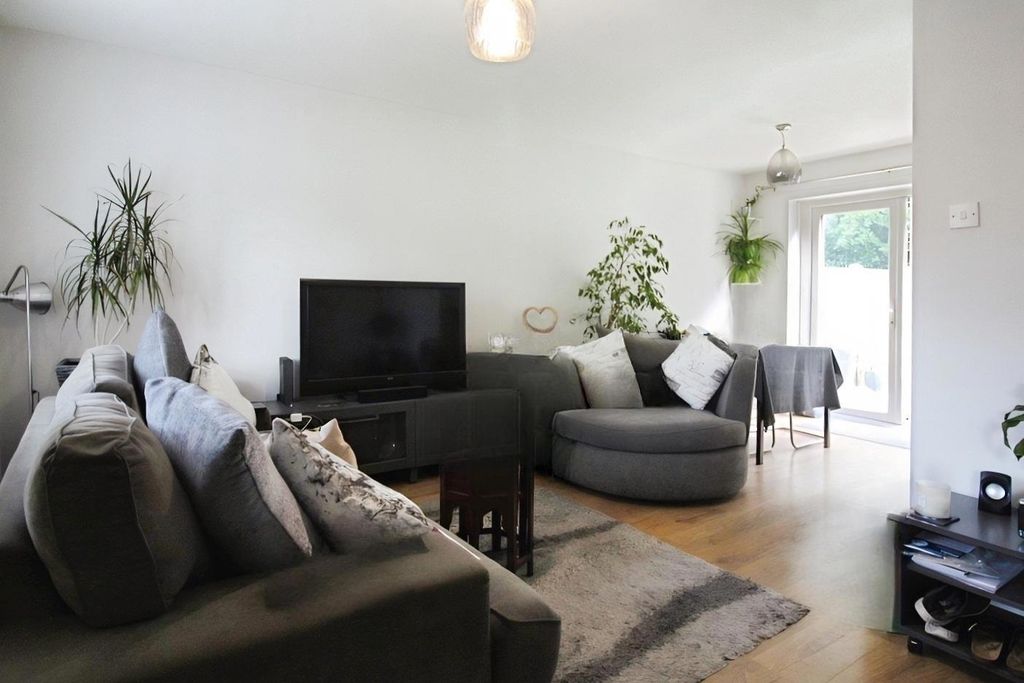 Property photo 2 of 6 Pbox-Img.Jpg
