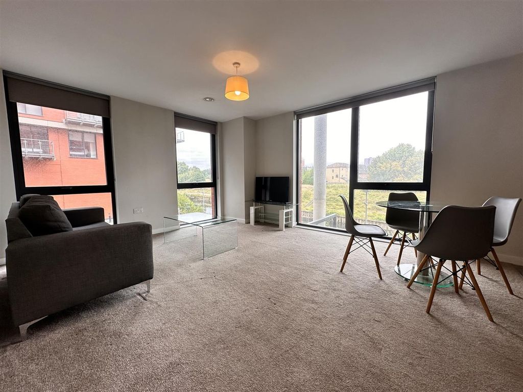 Property photo 2 of 13