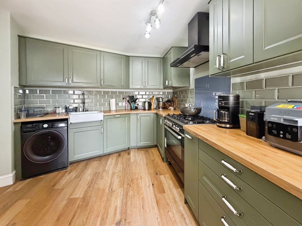 Additional image 4 of 3 bed flat for saleQueens Drive, Glasgow G42
