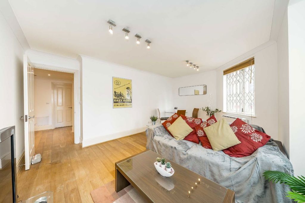 Property photo 2 of 7
