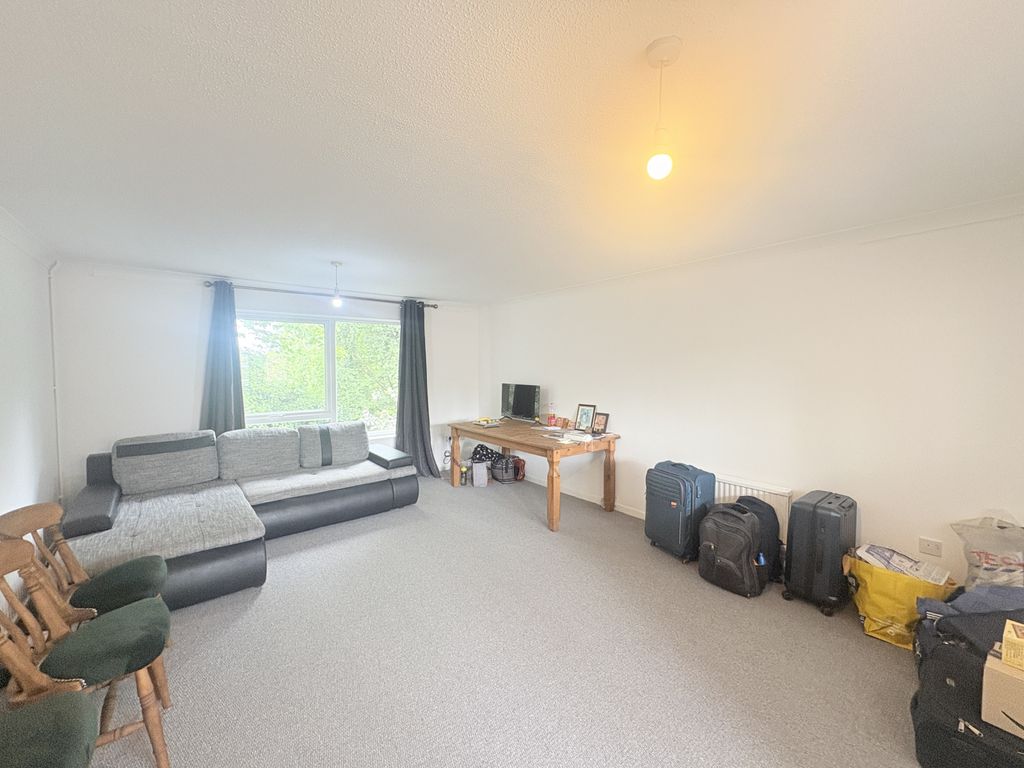Property photo 1 of 11 2-Bedroom Newly Renovated Flat Available In Cambridge