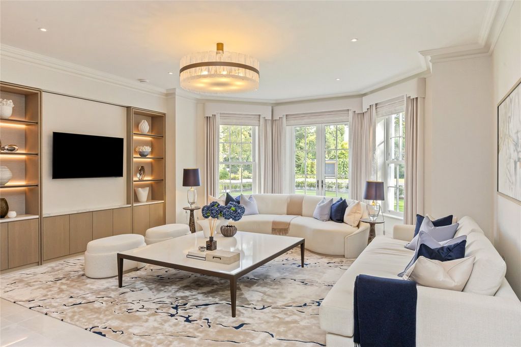 Property photo 3 of 17 Show Home