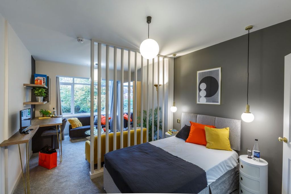 Property photo 1 of 28