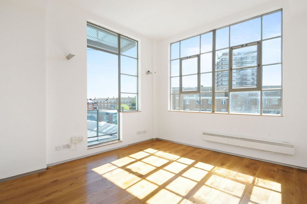 Property photo 2 of 13 5.Jpg