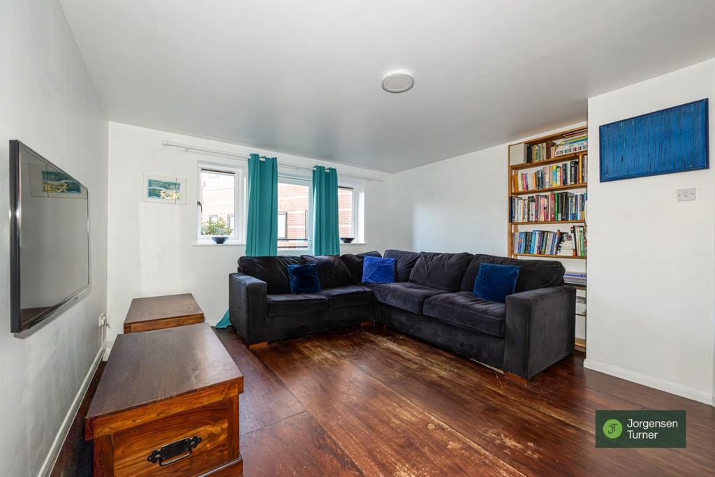 Property photo 2 of 11