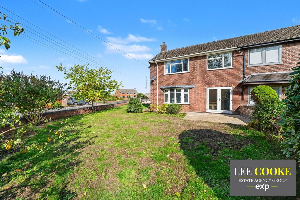 Property photo 2 of 33
