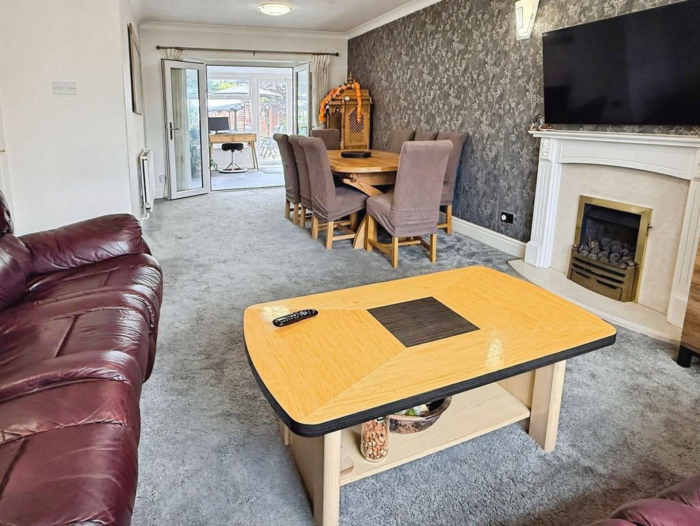 Property photo 2 of 27