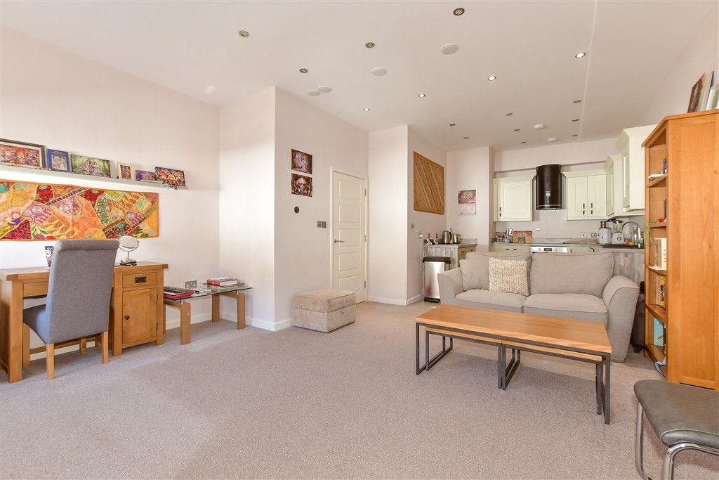 Property photo 3 of 13 Lounge/Kitchen/ Diner