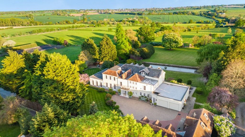 Property photo 2 of 49