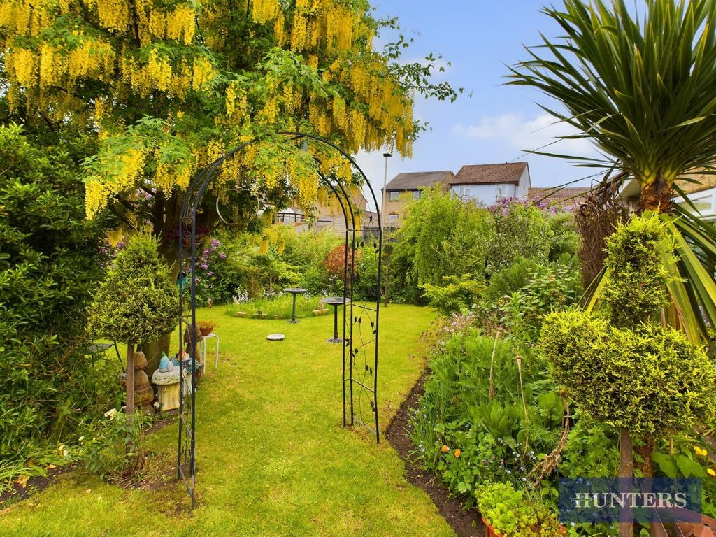 Property photo 3 of 24 Front Garden