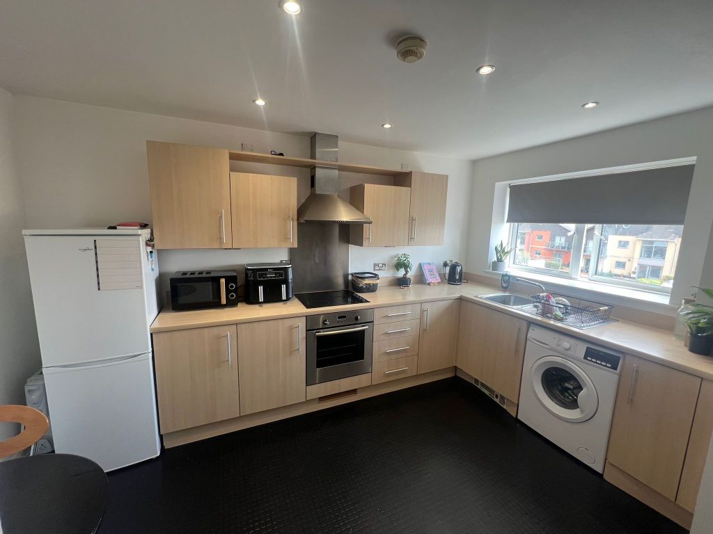 Property photo 2 of 9 Kitchen
