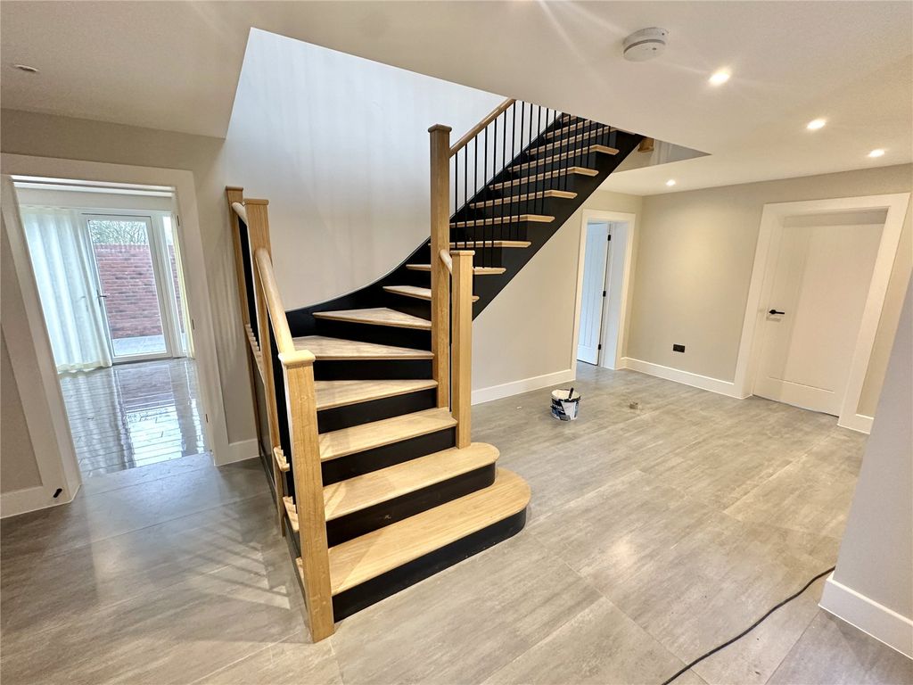 Property photo 2 of 16 Picture No. 02