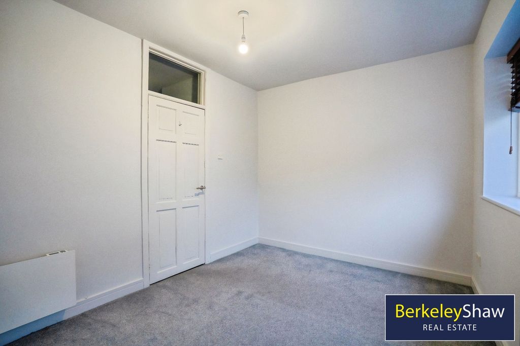 Property photo 2 of 16 Bedroom 2