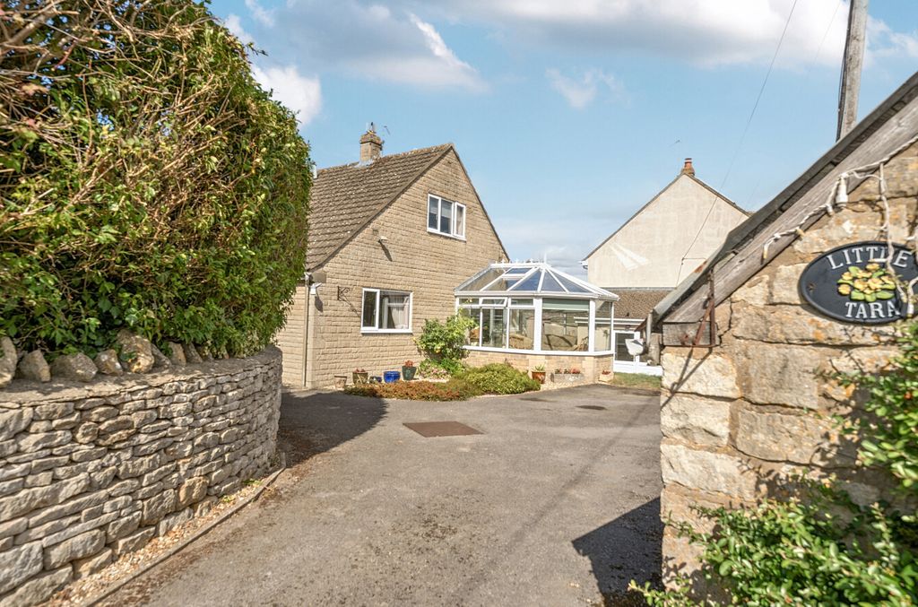 Property photo 1 of 27 Outside