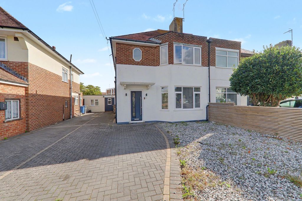 Property photo 1 of 26